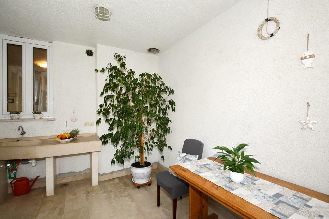 Apartman Vanja Omiš Extérieur photo